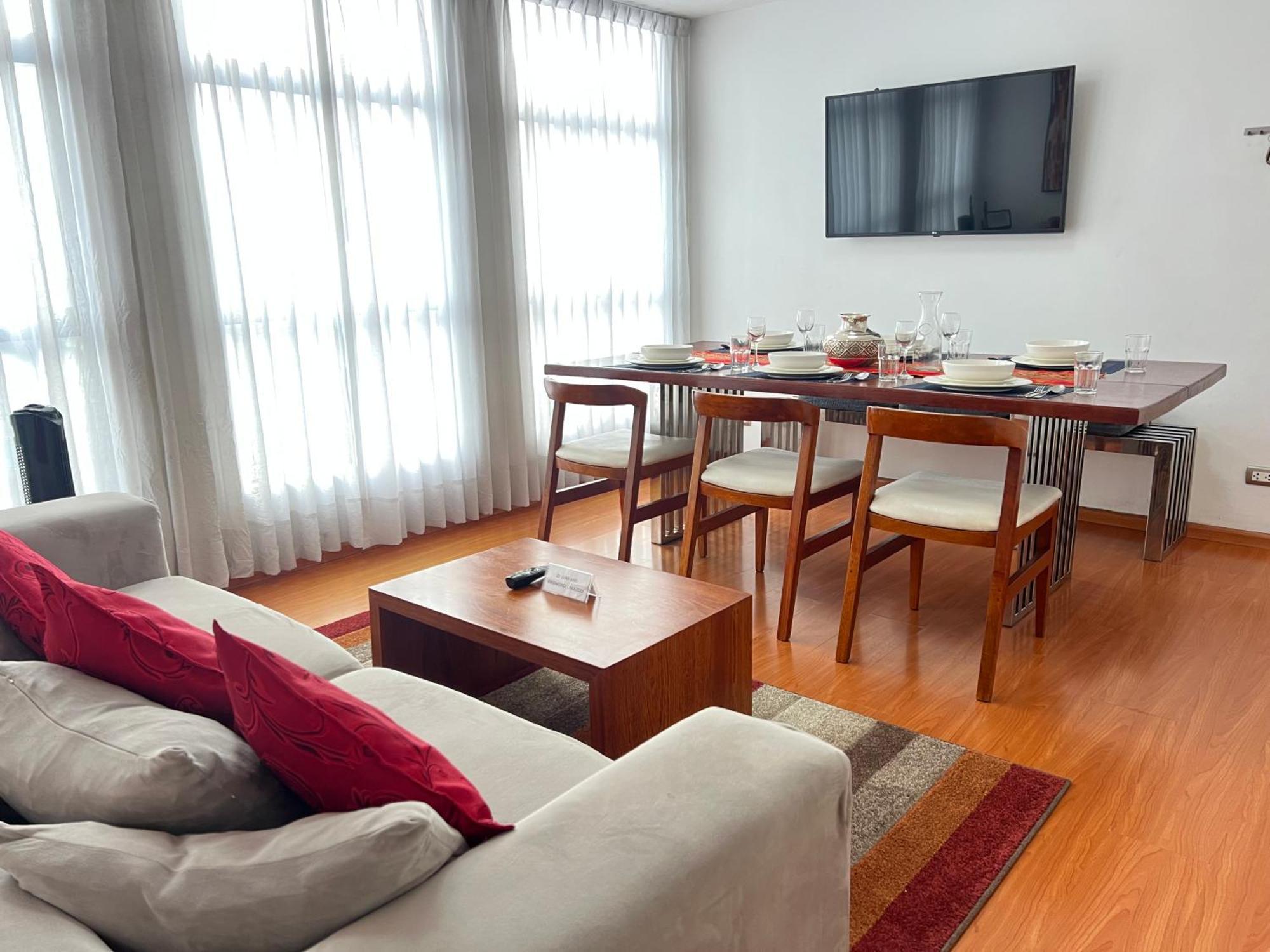Downtown Lima Apt With May Promo Book & Save Big Экстерьер фото